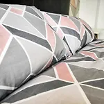 Pink Sapphire Double Room With En-Suite & Wifi