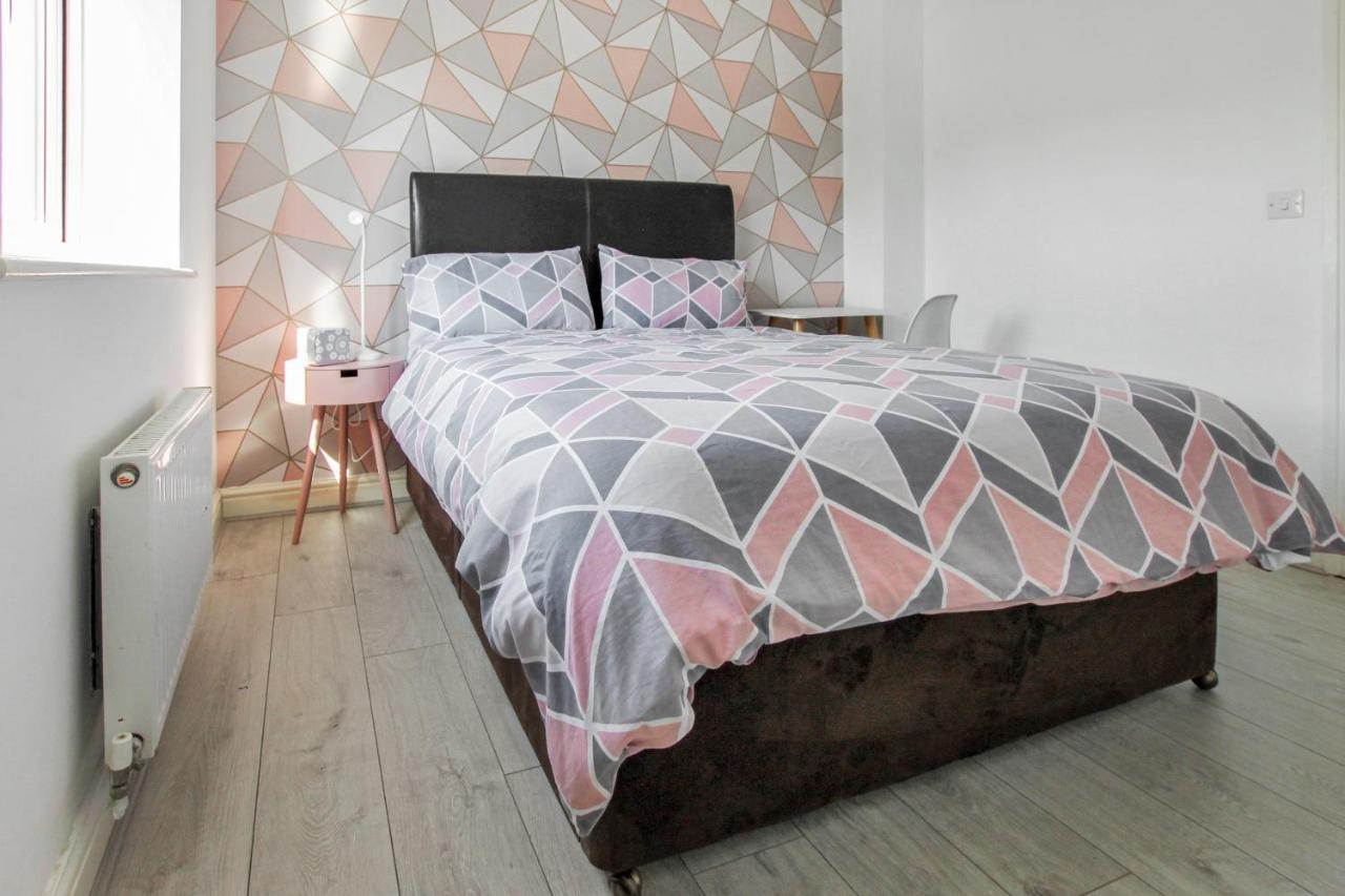 Pink Sapphire Double With En-suite & Wifi Alloggio in famiglia *