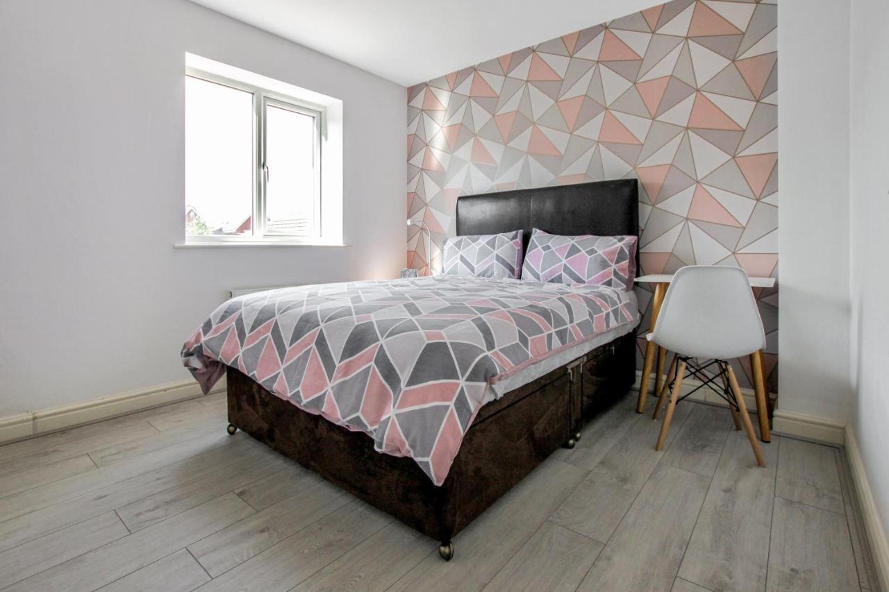 Pink Sapphire Double With En-suite & Wifi Alloggio in famiglia *